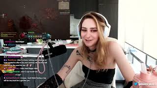 Streamer proves she has boobs