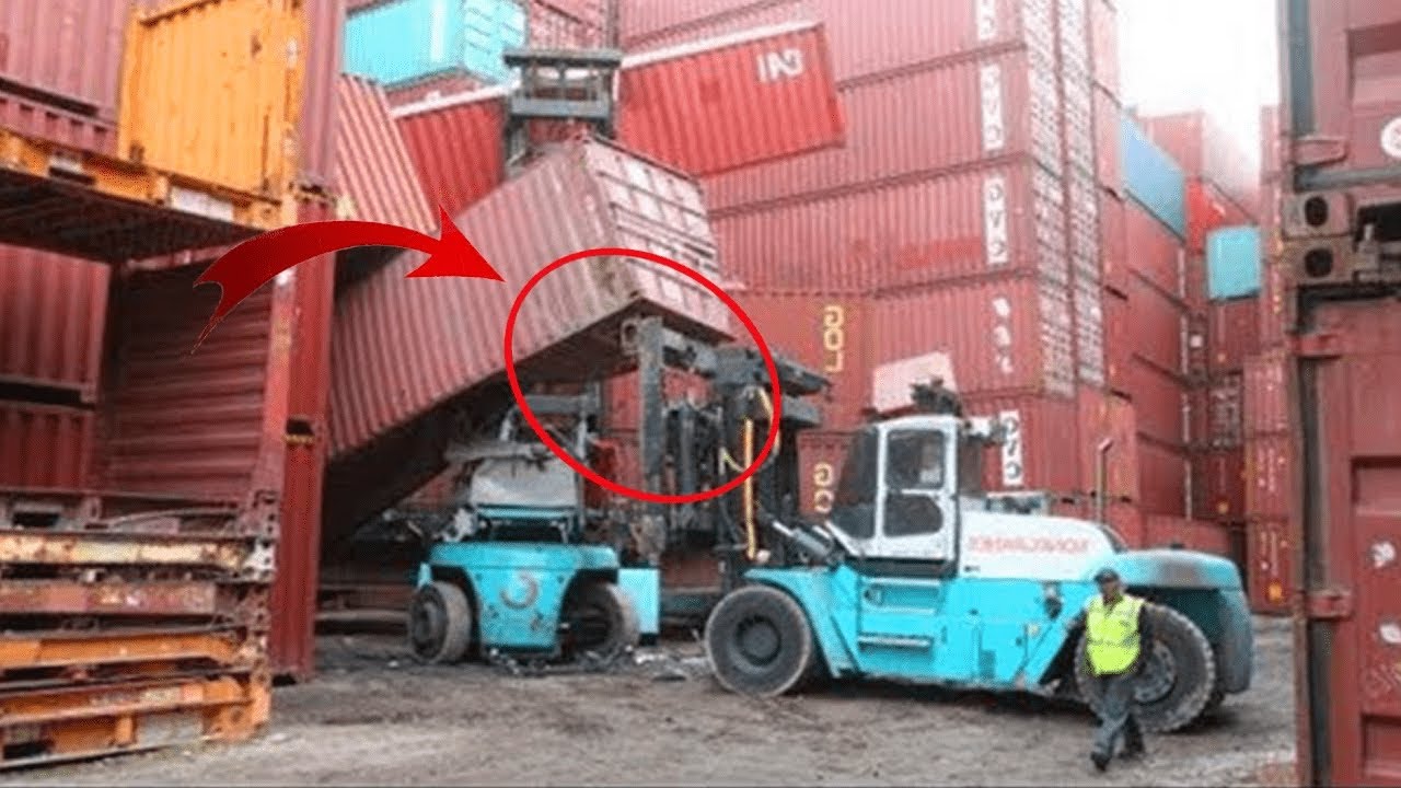 World's Top FORKLIFT Crash Compilation - Dangerous Forklift Crashes ...