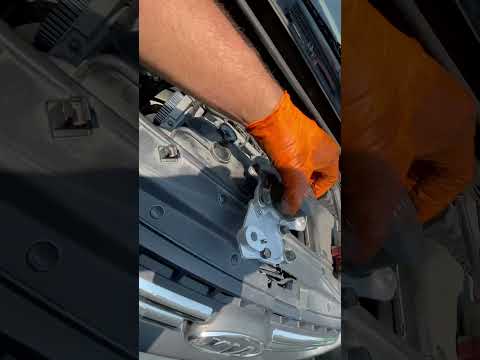 2005 Kia Sportage 2.7 Water Pump Placement - YouTube