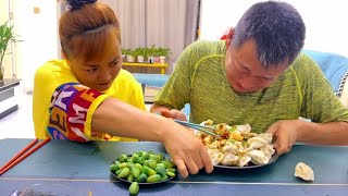 吃东西只顾自己，就得这样对他#eating show#eating challenge#husband and wife eating food#eating#mukbang #asmr eating