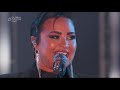 demi lovato performs