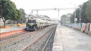 RAMPURHAT-BARDHAMAN MEMU ARRIVING AND DEPARTING AHMEDPUR JUNCTION. #memu