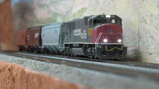 NEW Athearn Genesis SD70M EX-SP review and unboxing