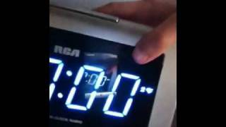 How to set alarm on RCA clock