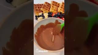 Quick breakfast idea 😋 #SourPatchPrankFund #GodzillaVsKongRoar #waffles #lindtchocolate