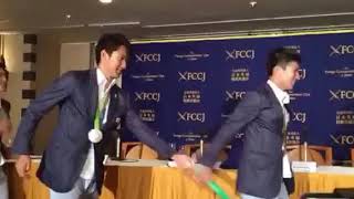 Baton passing demo of Japan's 4×100 meter relay team RAW VIDEO