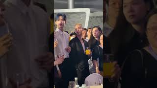 INTO1 周柯宇 创造营2021庆功会 都在看啥呢？  Zhou Keyu Chuang2021 Celebration party What are you looking at?