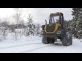 lossning unloading a ponsse elk from a trailer