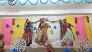 Class 9 girls dance performance on sankranthi song