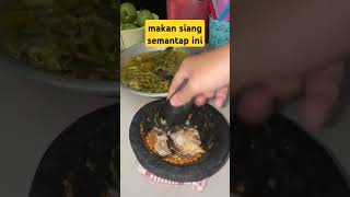 Apa Menu Makan Siangmu Hari Ini? Tulis di Komen Dong!