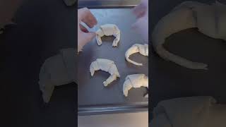 How to roll Crescent Rolls