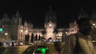 アキーラさん観察⑤インド・ムンバイ・夜のCST鉄道駅(世界遺産）Chatrapati Shivaji Mumbai Railway-station in Mumbai/India