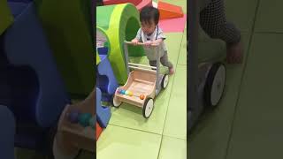 手押し車で歩く♡【1歳児】【1歳0ヶ月】#キドキド