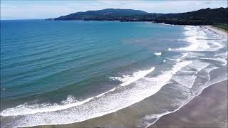 白い砂浜とのんびりした空気　大岐の浜（高知県土佐清水市）