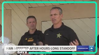Man arrested after hourslong standoff with deputies at Pasco County home