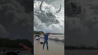 Wow, a bull-head cloud suddenly appeared in the sky. It's so magical and shocking. Is this the l