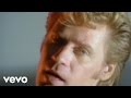 Daryl Hall & John Oates - Maneater (Music Video)