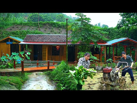 DAU amp TU#39s hard rainy day Plowing the fields and enjoying a warm meal in the late summer rain