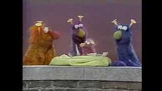 Classic Sesame Street - Baby Honker's first honk