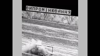 兵員が装甲車の上に乗る→対戦車ミサイルが当たる→ロシア兵士即死🔥