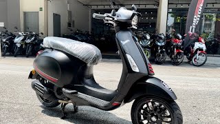 Vespa Sprint S 150 (Matte Black) - 2024 walkaround