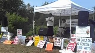 Alma Brooks - Speaking at the camp on 116 Elsipogtog - The united fight agains fracking.