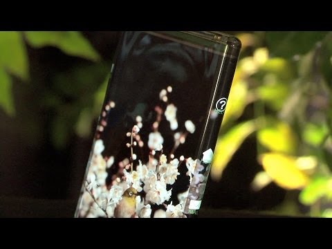 ‧ 8.7 英寸柔性顯示幕亮相 可進行三段折疊