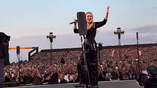 Adele Live In Munich-Intro & Hello- Night 6