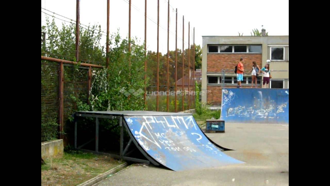 Skateboarding..(BB) - YouTube