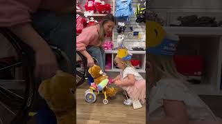 Wholesome moment captured at Build-a-bear 🥰 (🎥: ig/chelsiehill)