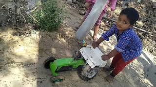 Kids in mud pond | ਪਿੰਡਾਂ ਆਲੇ ਸ਼ਰਾਰਤੀ ਜਵਾਕ। Tractor in mud.ਸੋਹਣੇ ਬੱਚੇ । children playing in sand .