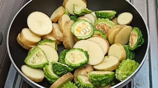 Odisha's traditional Aloo karela Fry Recipe/ଓଡିଶା ର ପାରମ୍ପରିକ ଆଳୁ କଲରା ଭଜା ରେସିପି 👌👌👌