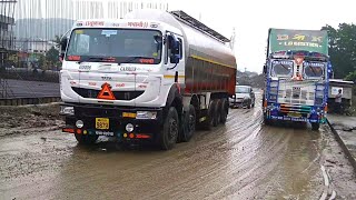 Tata Container Truck Ko Horn Bajakar Overtake Kiya Tata Tankar Ne