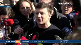 Володимир Зеленський оголосив про початок розповсюдження квитків на дебати з чинним Президентом