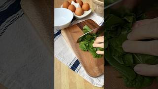 Healthy high-protein breakfast / Spinach and cottage cheese waffles with soft boiled eggs🧇🥚