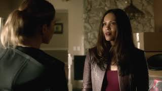 Mazikeen 1x13 - Mazikeen and Chloe working together, getting shot at...