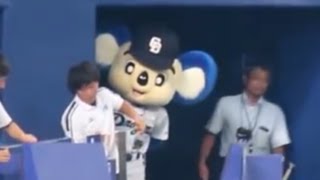 ドアラ⑮試合終了後のフムフムドアラ