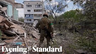 Putin’s forces ‘struggling to break through’ Ukrainian defences in Donbas, says UK