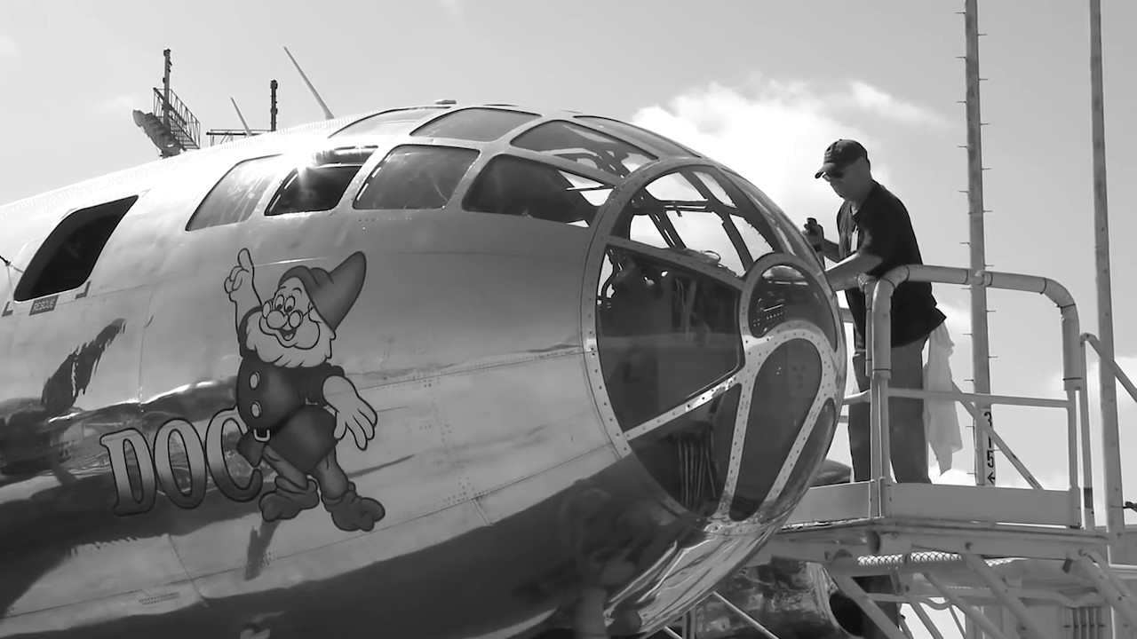 B-29 Doc Flies Again - YouTube