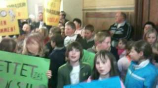 Lautstarker Protest im Ascherslebener Rathaus - Für den Erhalt des Gymnasiums Egeln