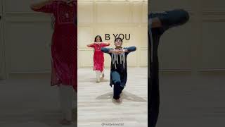 Beautiful dance cover on Manwa Laage | Natya Social Choreography