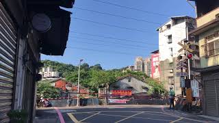 [1110819] 基隆市暖暖區暖暖街平交道 4208次500型區間車(由老蕭親自拍攝)