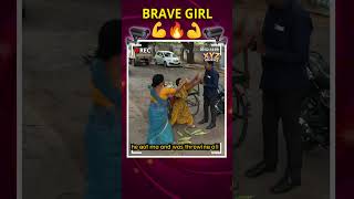 BRAVE ACT OF A YOUNG LADY🙏| Respect Women | Help Others | Humanity | Social Awareness | XYZ Videos