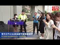 01直播live｜2024 08 24 公主道可疑車｜警方交代追截可疑車輛案件詳情｜01新聞｜可疑車輛｜警方｜破窗｜路障｜追截｜公主道｜逃走