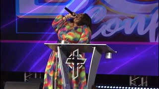 Evangelist Kierra Sheard-Kelly Powerful Word/Prayer \u0026 PRAISE BREAK @ Evangel Fellowship COGIC (2022)