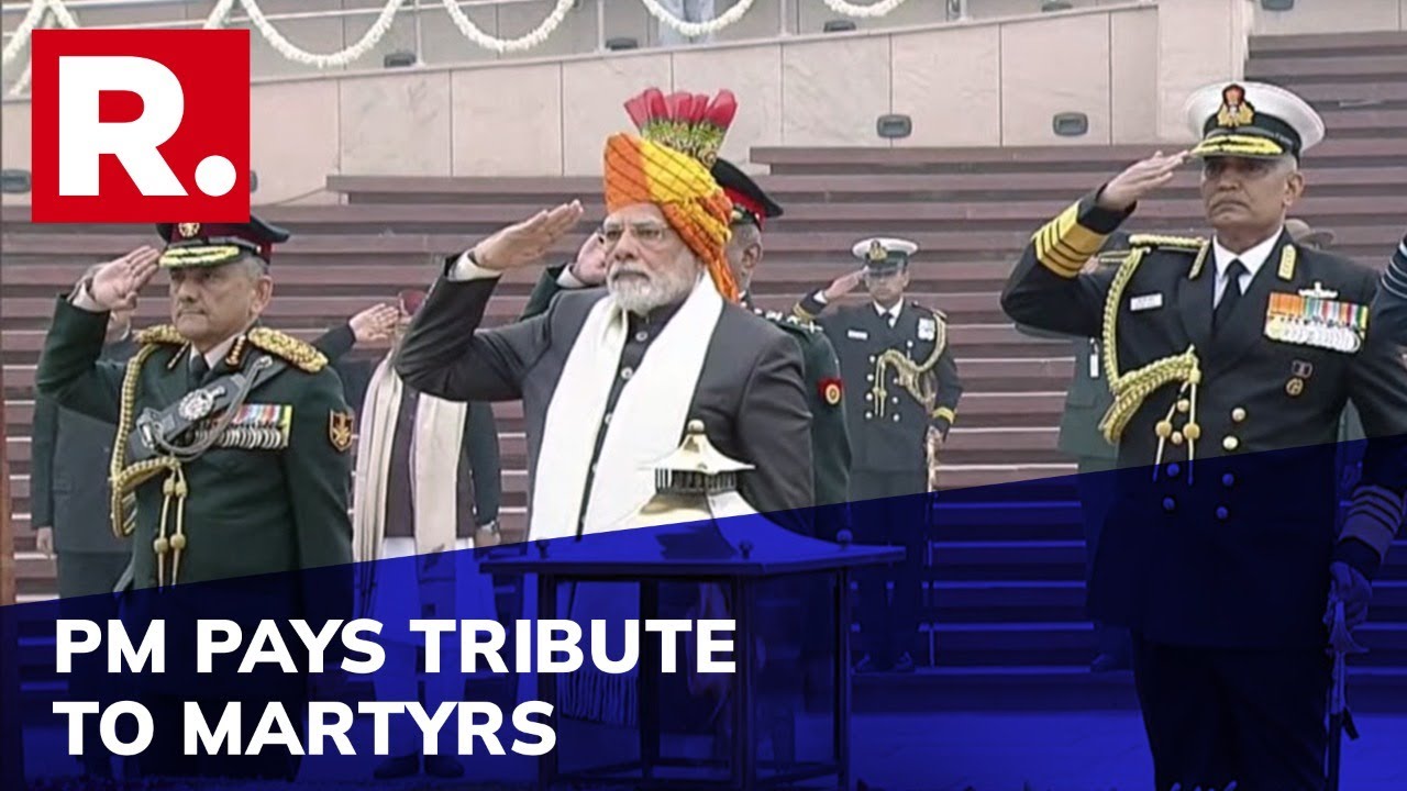 PM Modi Pays Tribute To The Martyrs At The National War Memorial On ...