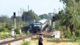 WDP4 20037 roaring through Doddaballapur!