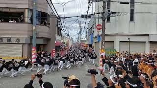 令和5年岸和田だんじり祭　本宮午後　なかんば(小門)　小門に吸い込まれるぅ～！　早い！