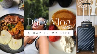 #vlog ||MENLYN BOUTIQUE HOTEL PART 1||NEW TRIPOD||ROOM TOUR||CLICKS MINI HAUL||COUPLE'S ENJOYMENT..