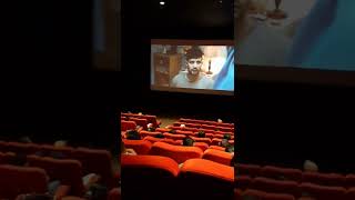 Tempat duduk paling tepat saat nonton bioskop #shorts #sinemafilm #bioskop